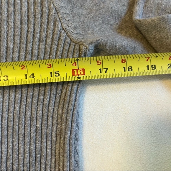 Metric Knits Ribbed Knit Sweater – Size L - Picture 6 of 9